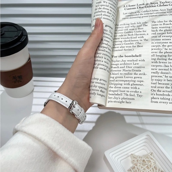 NEW[BAND] Slim White Strap Leather For Apple Watch - Picture 3 of 6